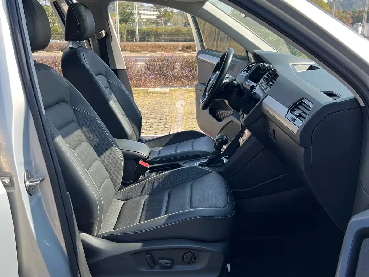 VOLKSWAGEN TIGUAN L NEW ENERGY