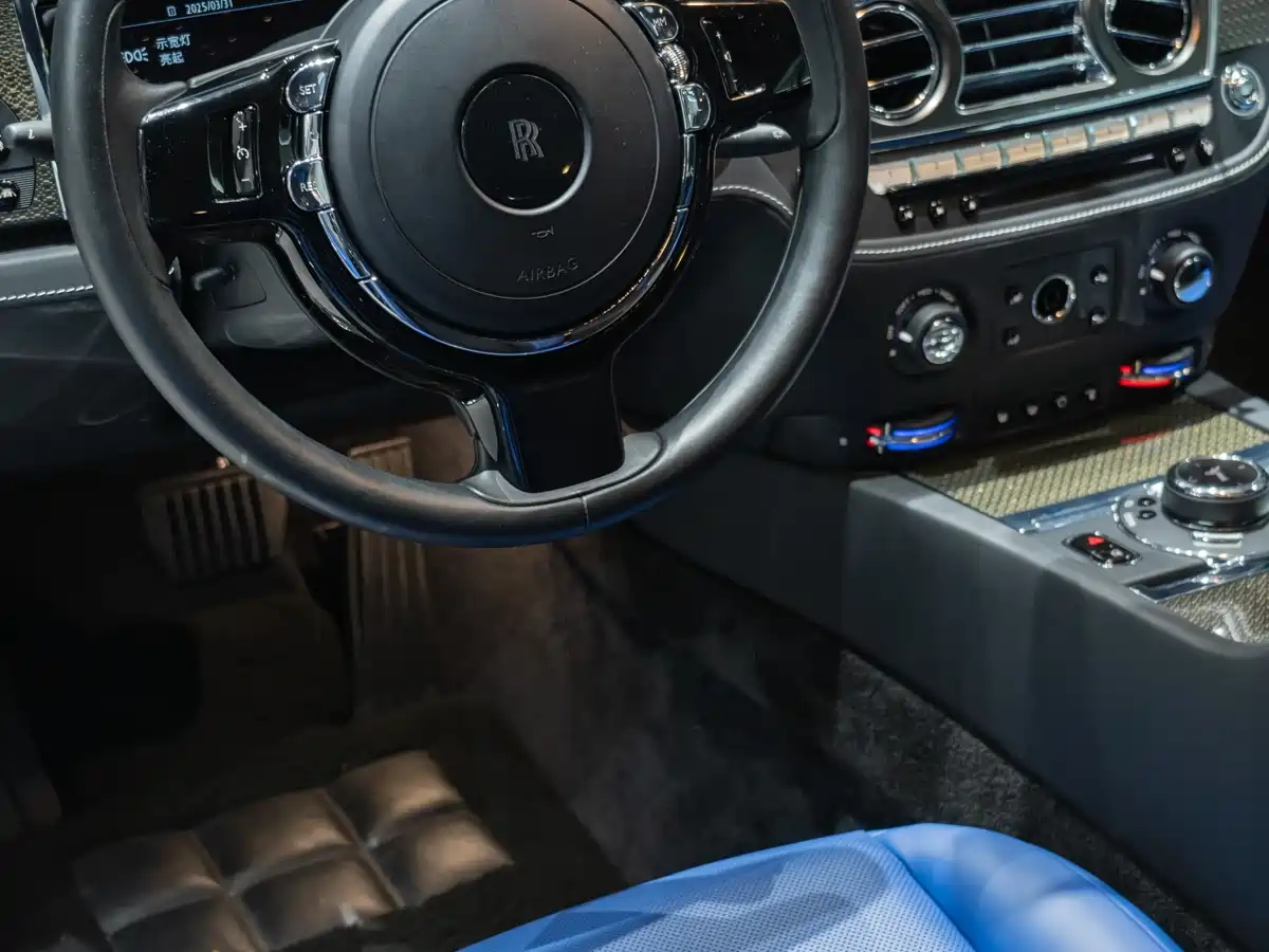 Rolls-Royce Wraith 2017 6.6T Black Badge Edition фото 17