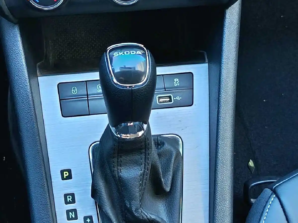 Škoda Octavia 2021 1.5L Automatic Comfort фото 20