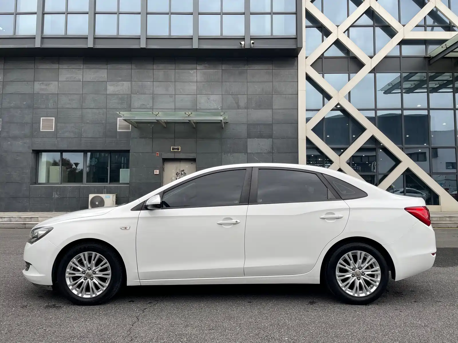 Фото 5 - Buick Excelle