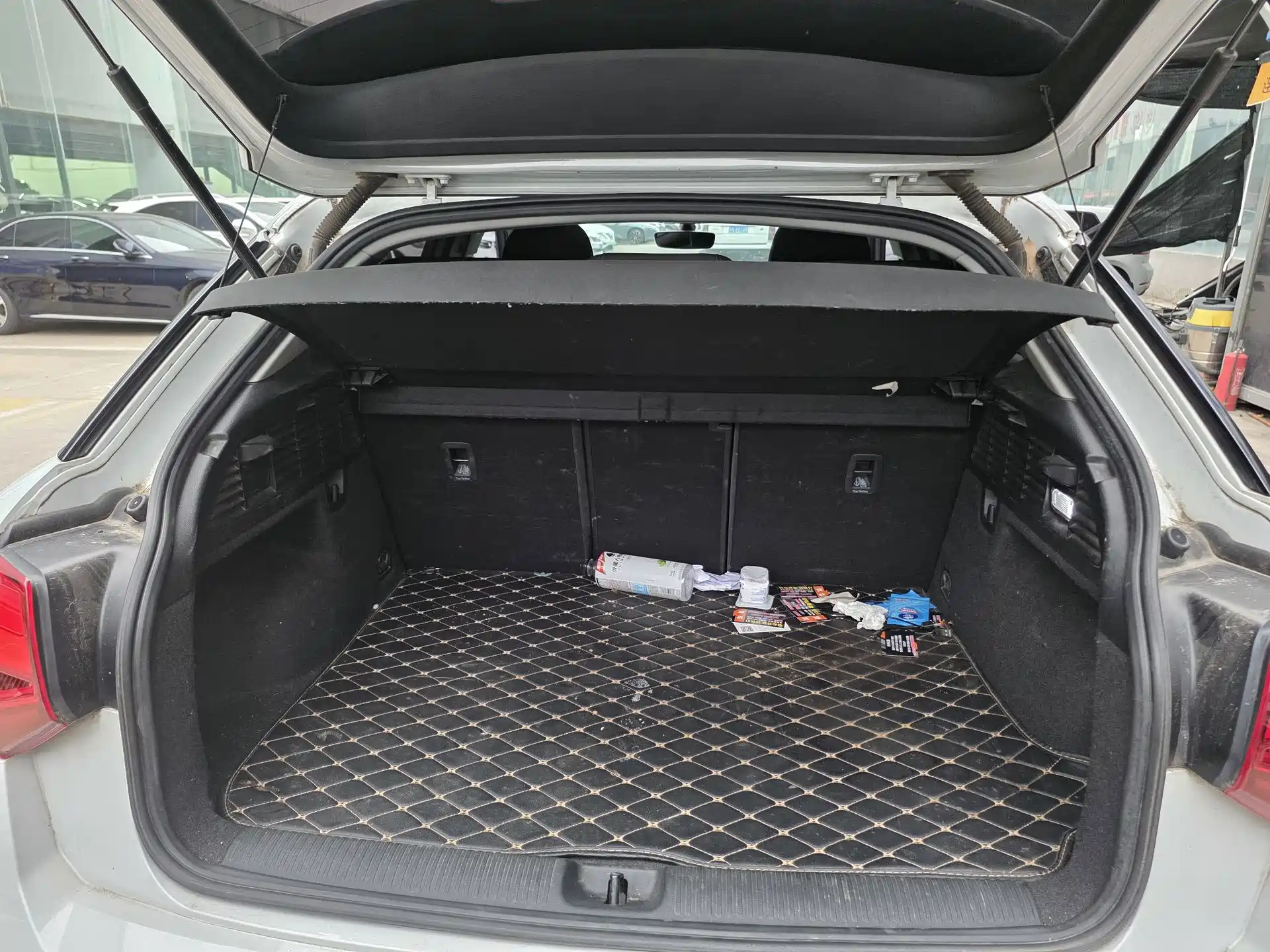 Photo 13 - Audi Q2L
