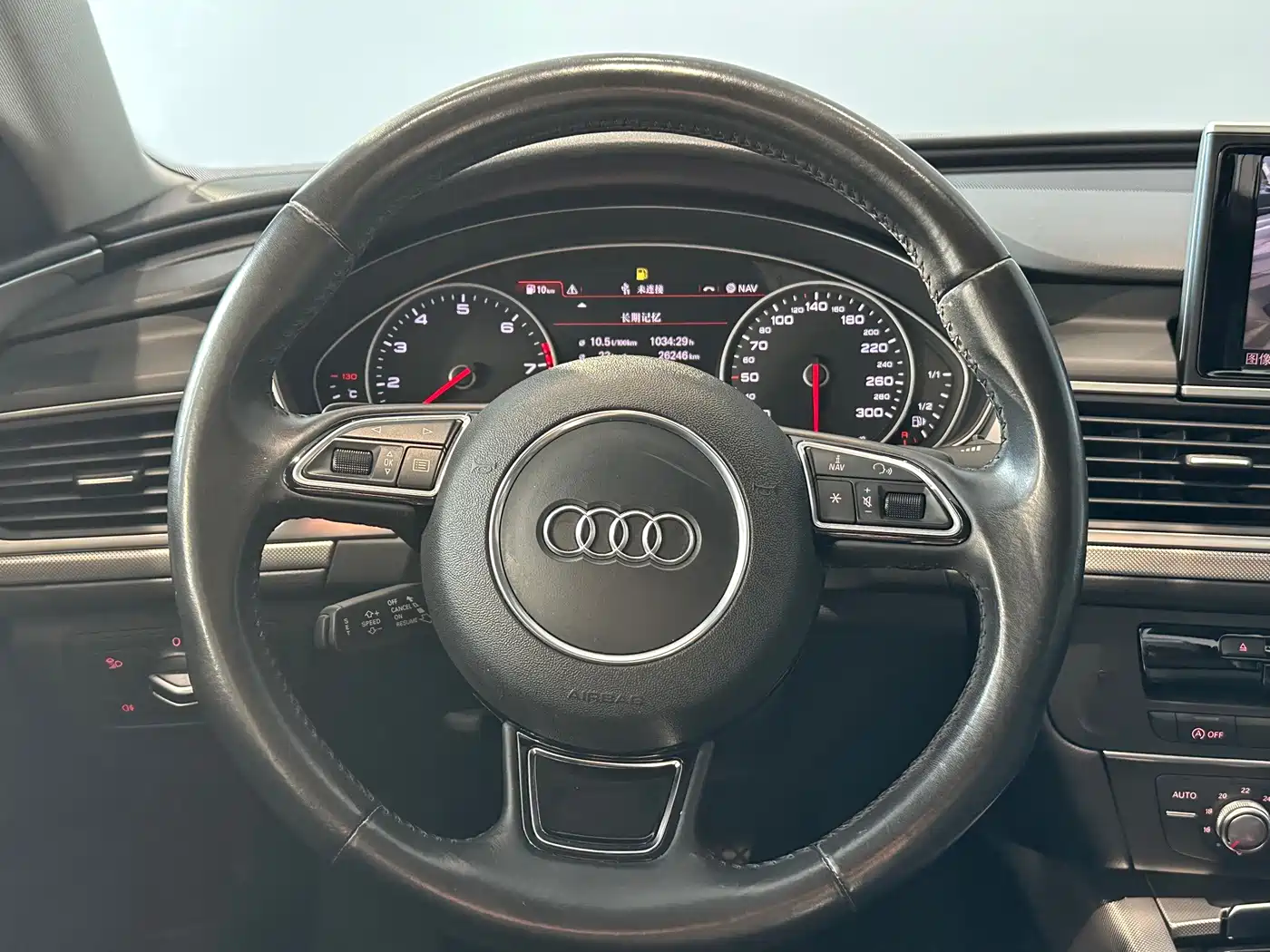 Фото 10 - Audi A6L