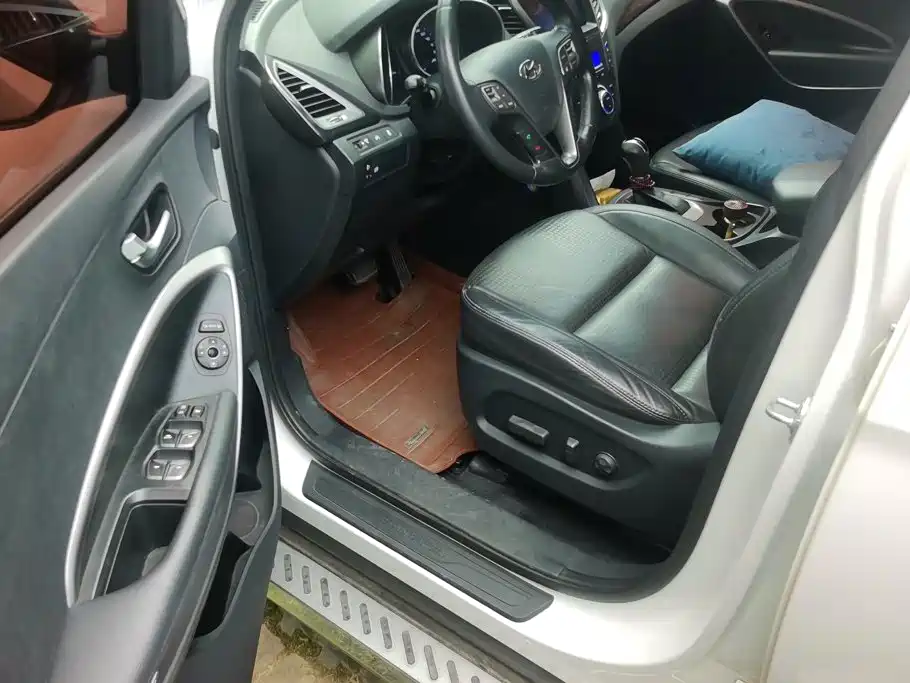 Hyundai Santa Fe 2013 2013 Model 2.4L Automatic 2WD Smart