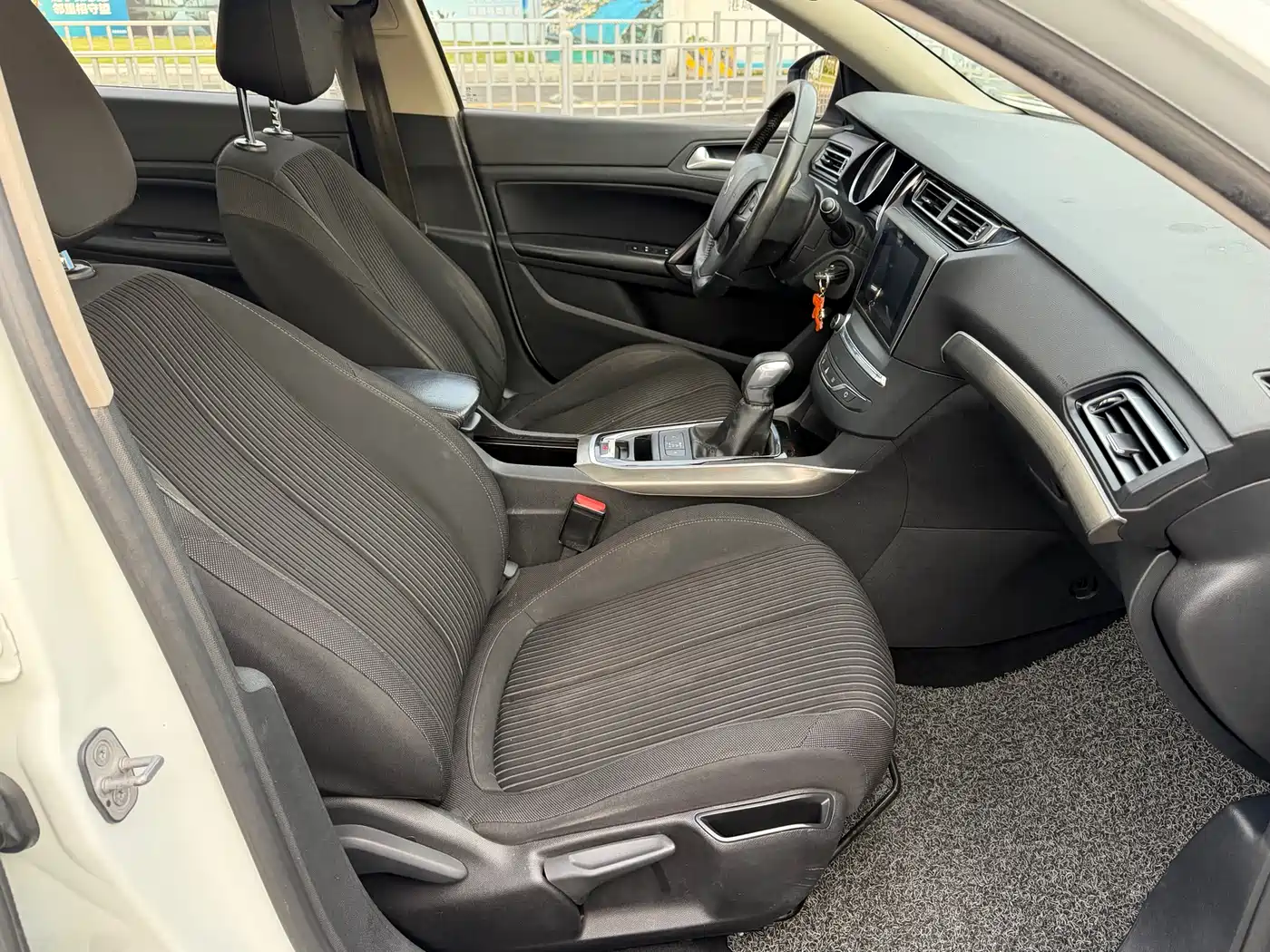 Peugeot 408 2014 1.8L Automatic Luxury Edition фото 11