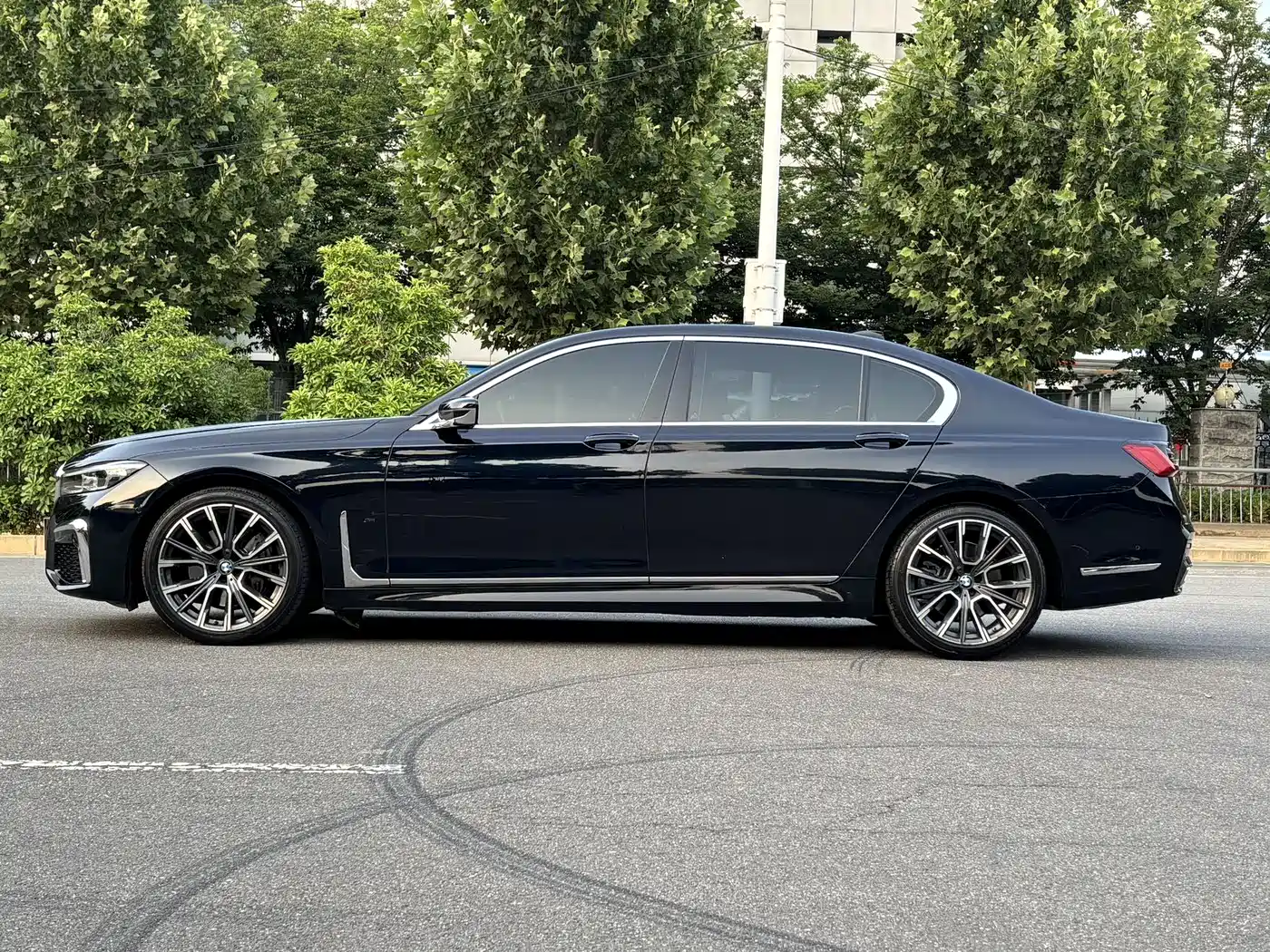 BMW 7 Series 2021 Model 740Li Leading M Sport Package фото 19