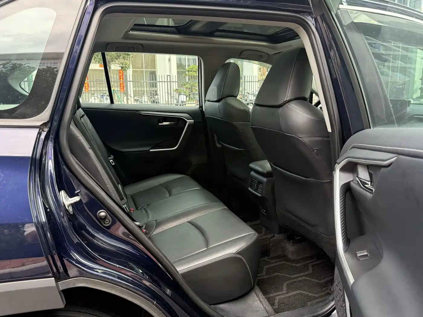 Toyota RAV4 Rongfang 2023 2.0L CVT FWD Style Plus Edition фото 18