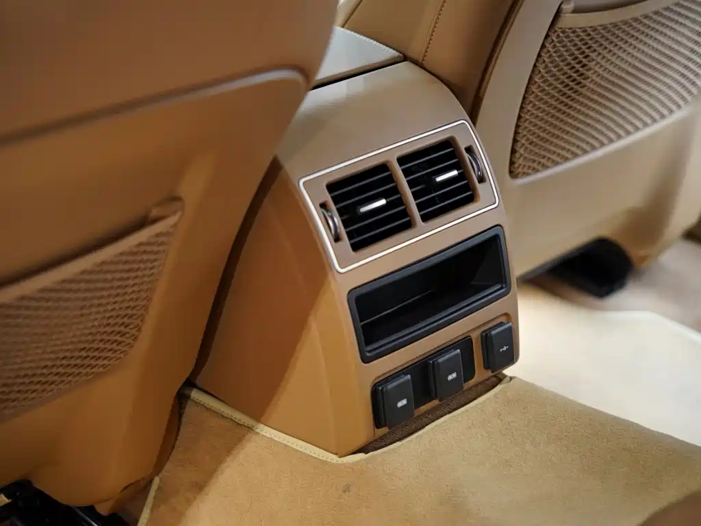 Jaguar XFL 2026 2025 2.0T P250 FWD Luxury Edition