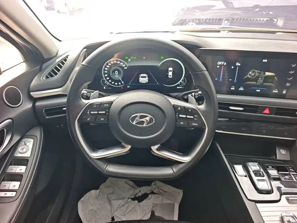 صورة 11 - Hyundai Sonata