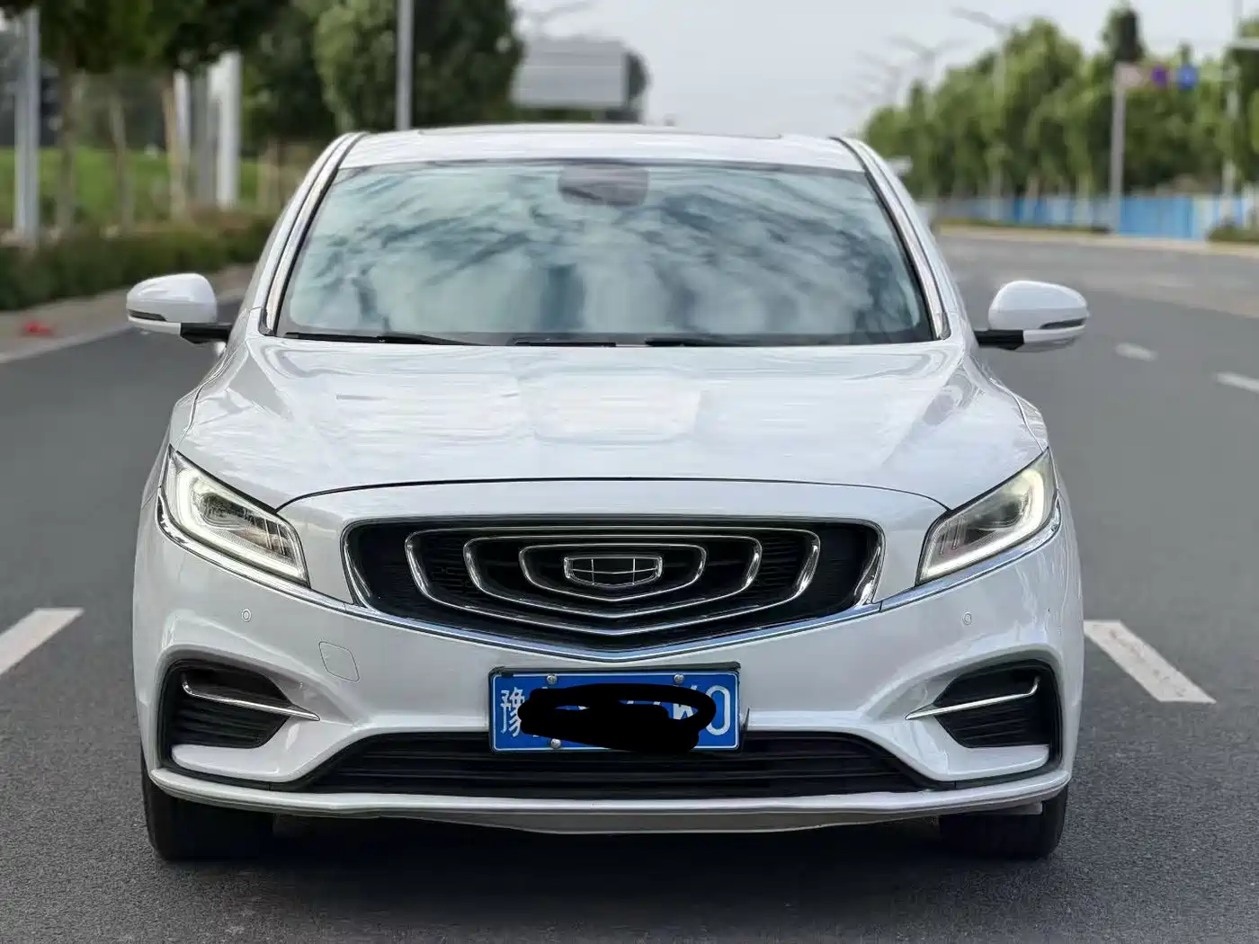 Photo 2 - Geely Borui