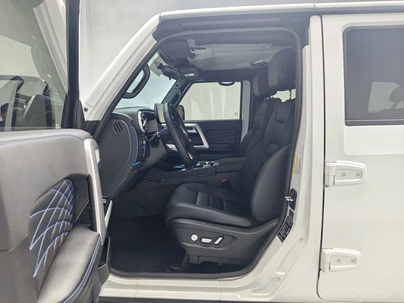 BAIC ORV Beijing Offroad BJ40 2025 2024 2.0T Urban Hunter Glory Edition