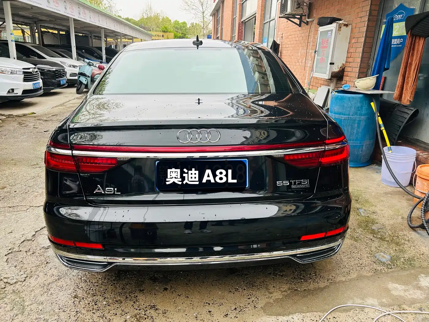 AUDI A8