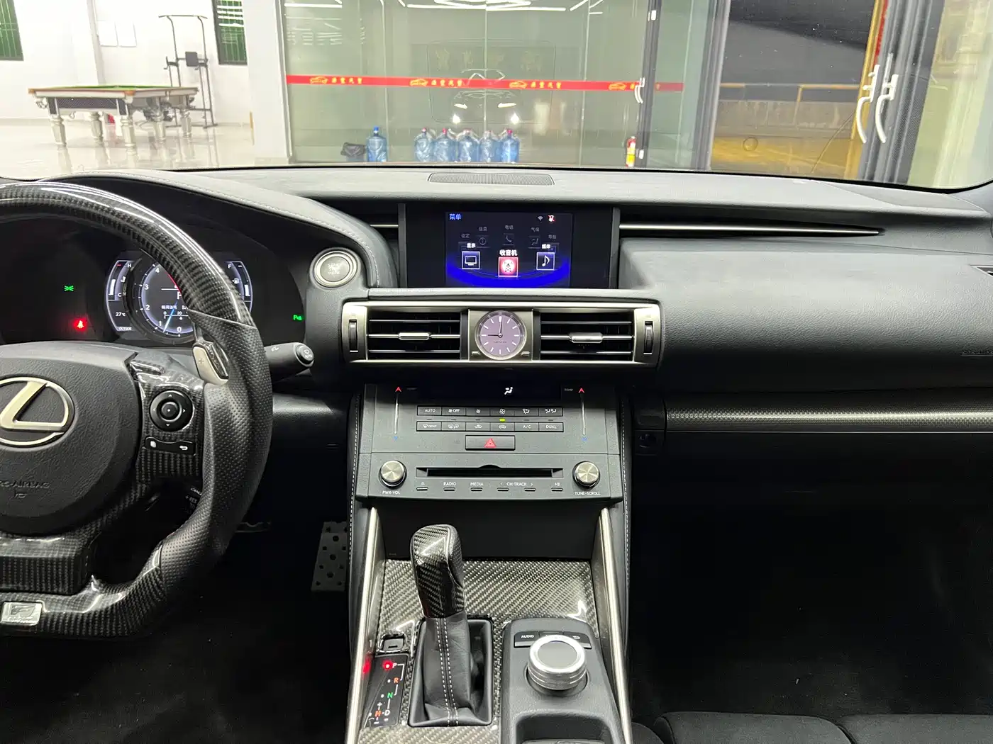 Lexus IS 2015 200t F SPORT фото 12