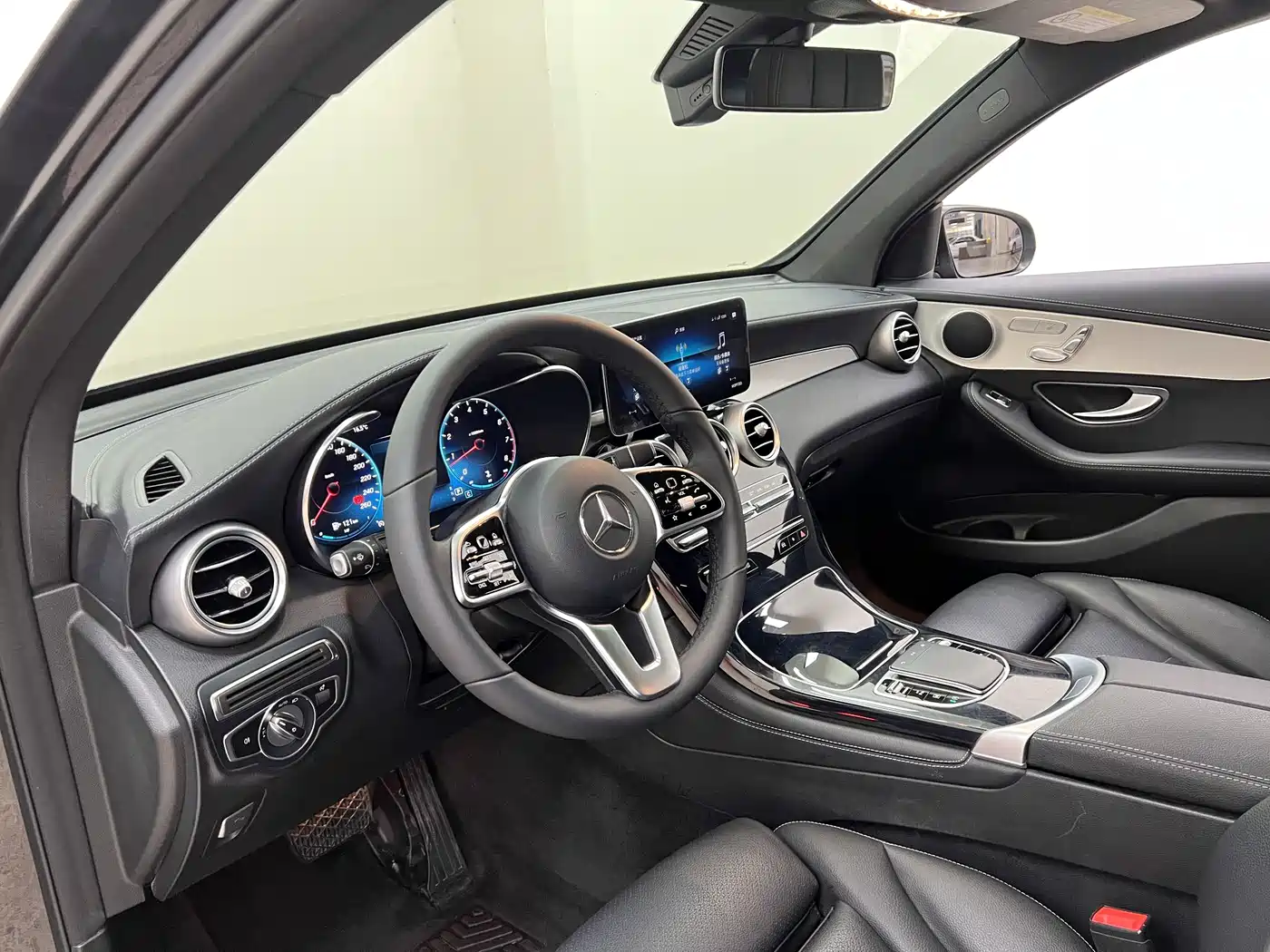 Mercedes-Benz GLC 2022 Model GLC 260 L 4MATIC Dynamic Edition фото 9
