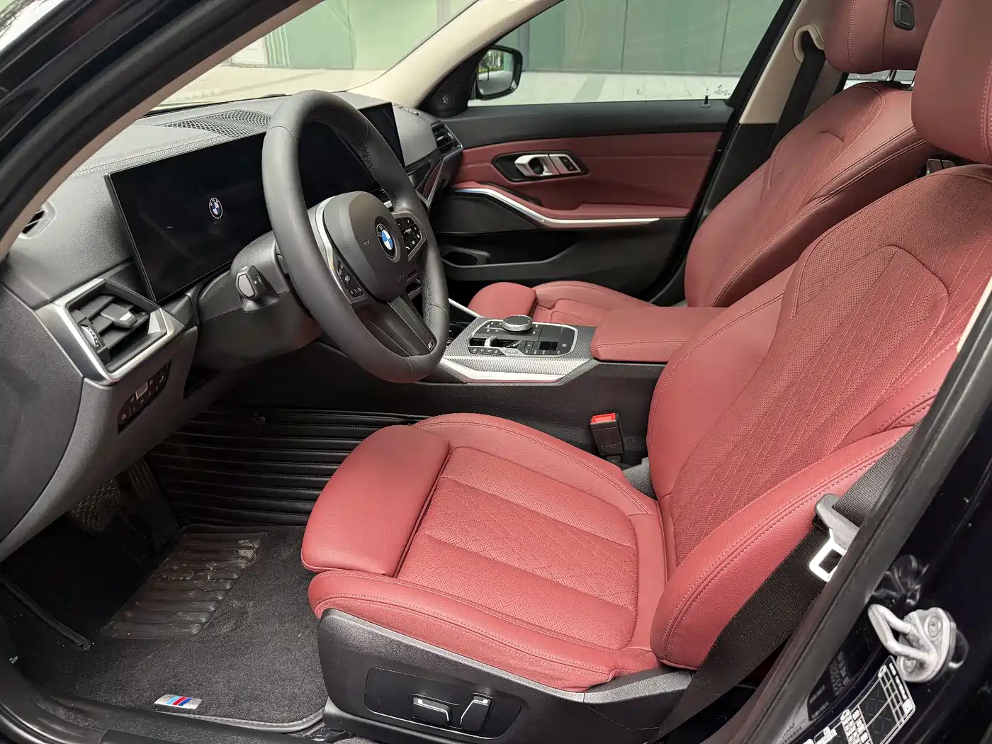BMW 3 Series 2024 325Li M Sport Shadowline Package фото 9