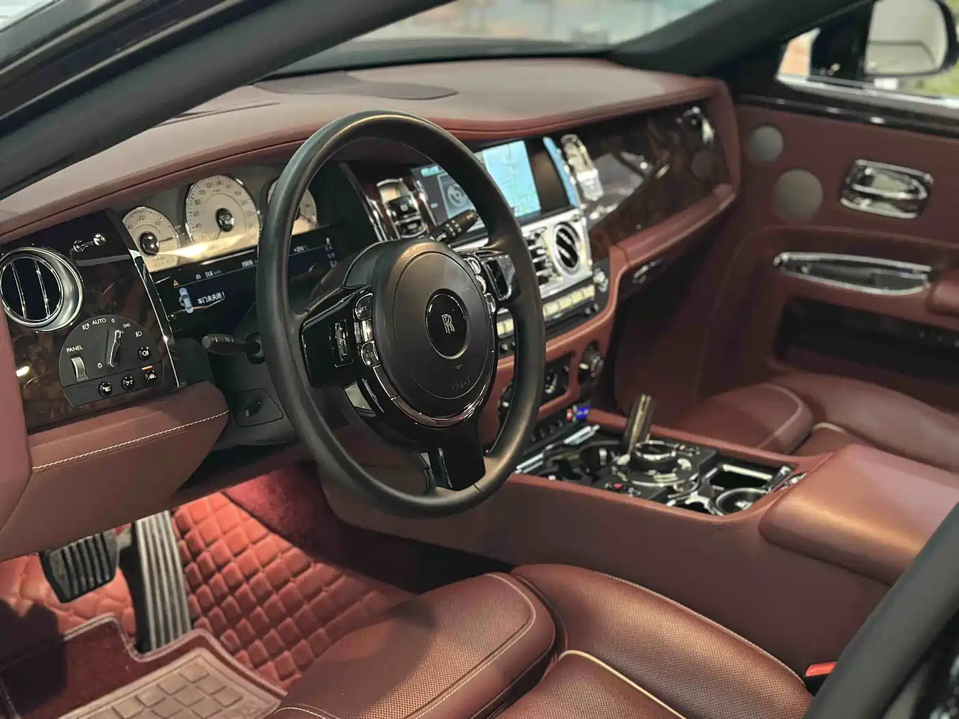 Фото 8 - Rolls-Royce Ghost