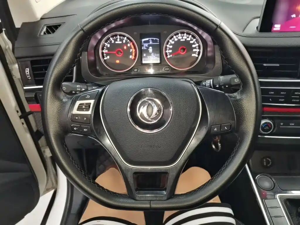 Dongfeng Fengxing Fengxing SX6 2020 2019 1.6L Manual Luxury China VI
