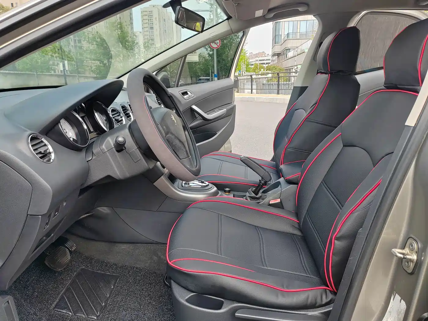 Peugeot 408 2011 1.6L Automatic Comfort Edition фото 9
