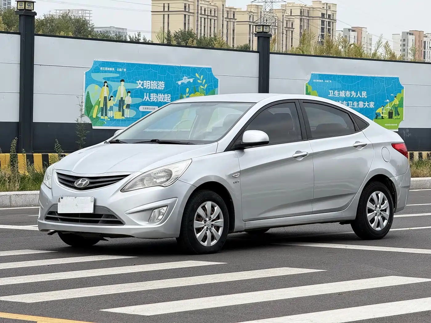 Hyundai Verna 2011 2010 Sedan 1.4L Automatic Comfort GS