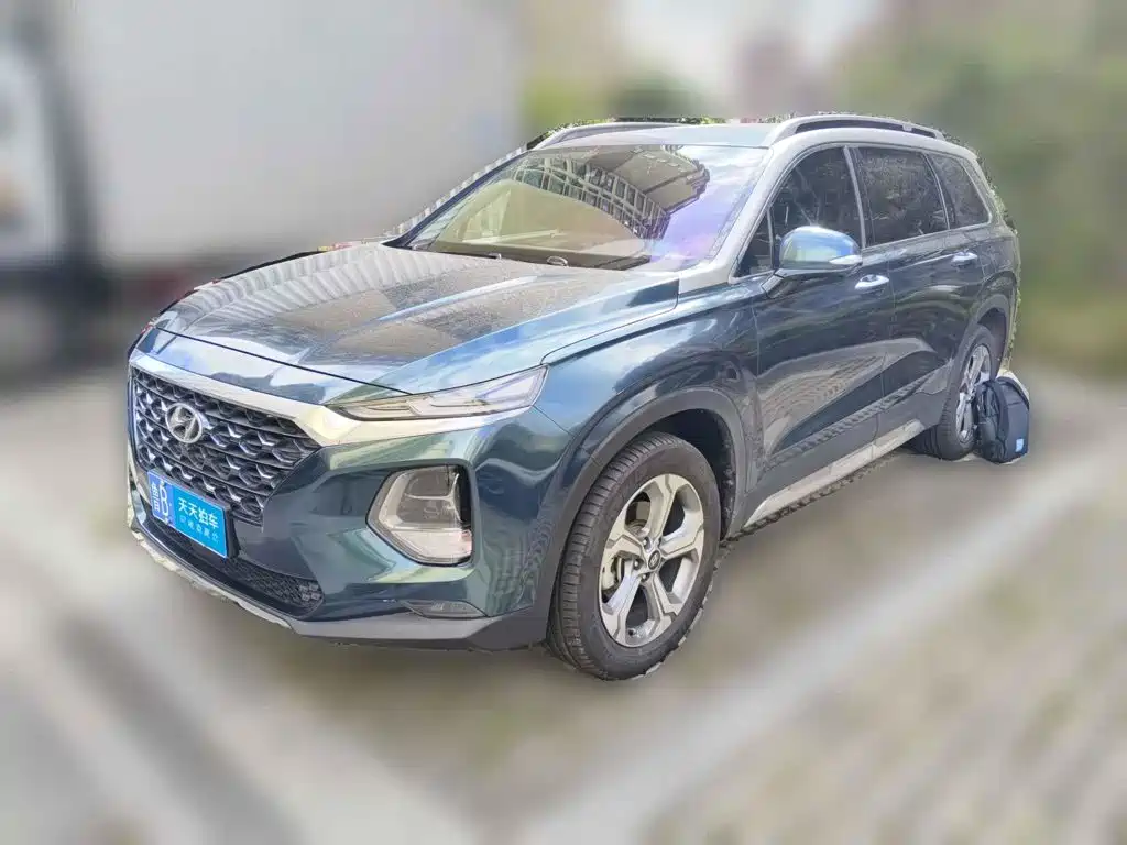 Фото 1 - Hyundai Santa Fe