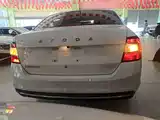 Фото 6 - Škoda Rapid
