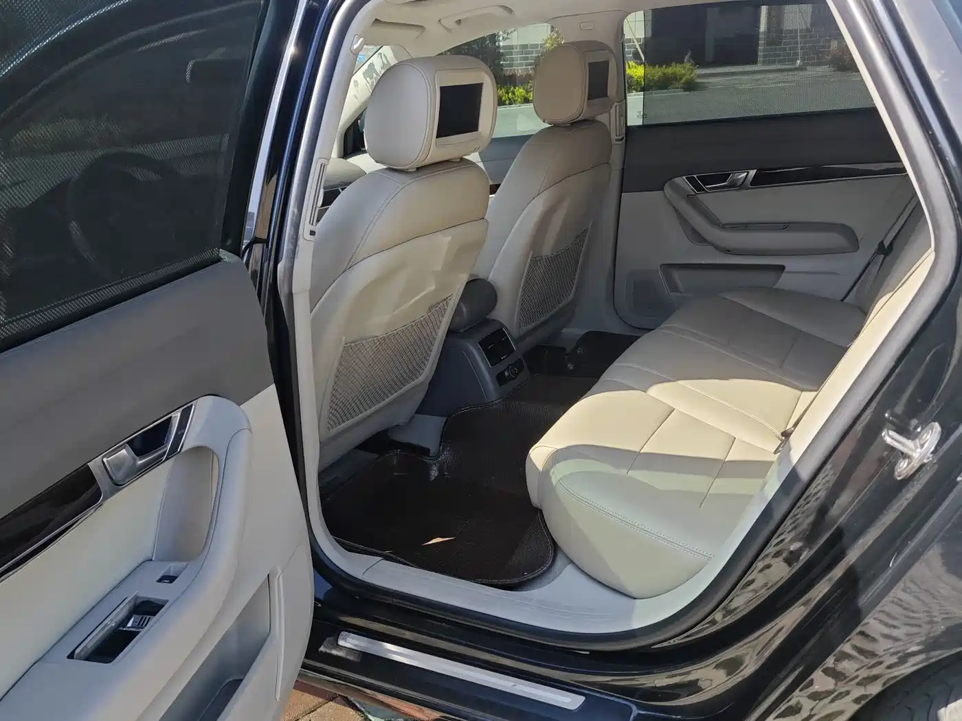 Audi A6L 2011 2.0 TFSI Automatic Comfort фото 6