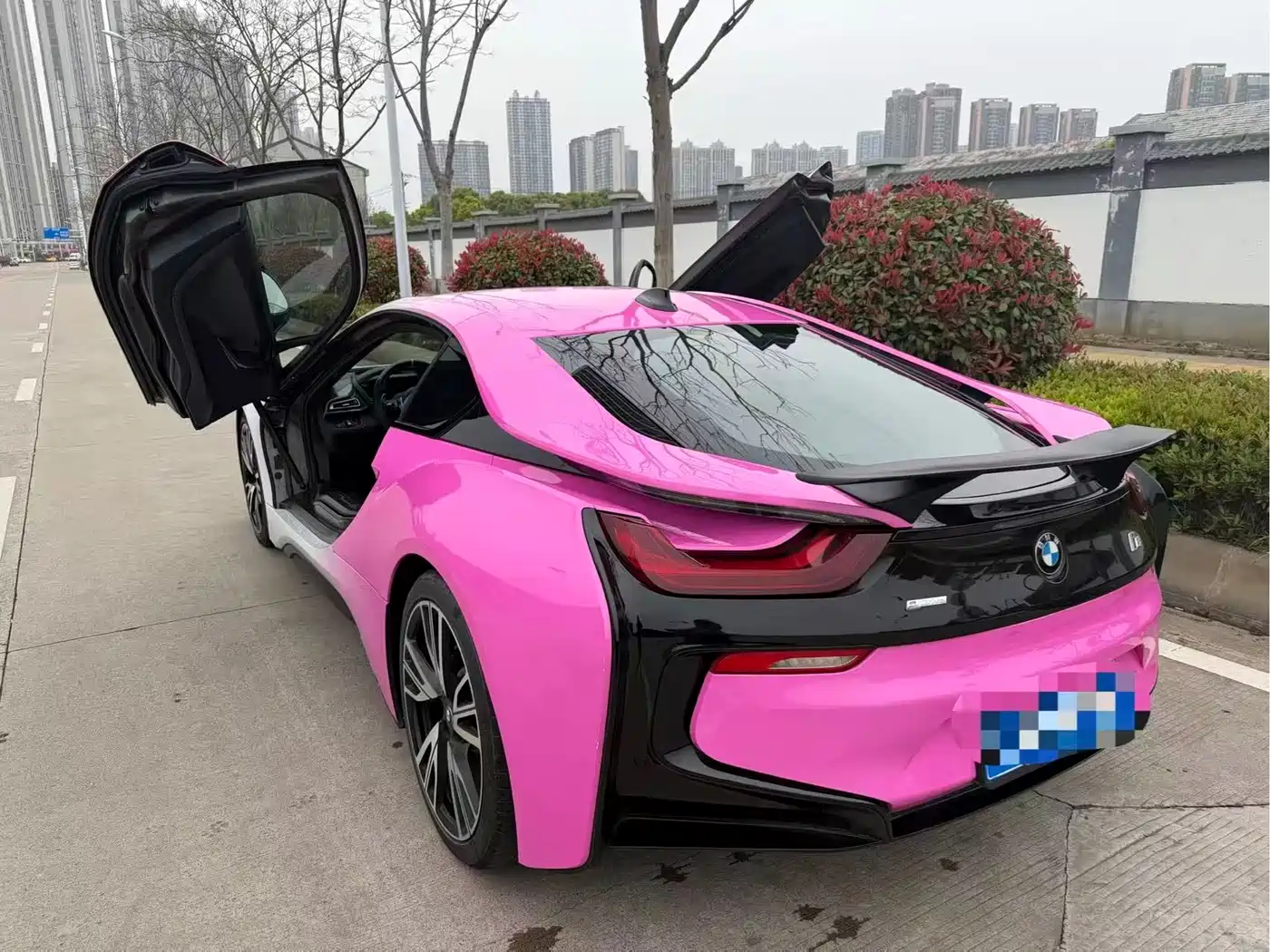 BMW I8