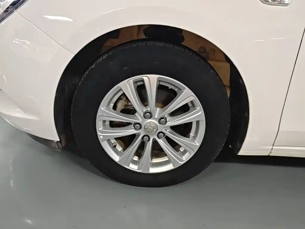 Фото 23 - Buick Excelle