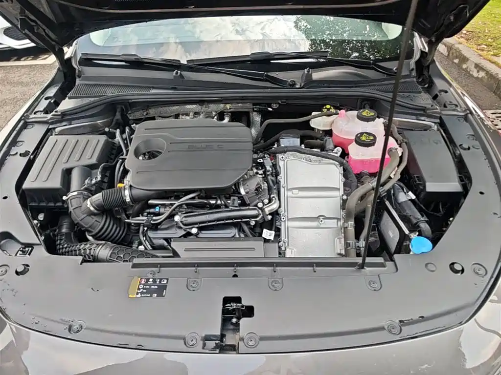 Roewe D7 2025 2023 DMH 125km Beyond Edition