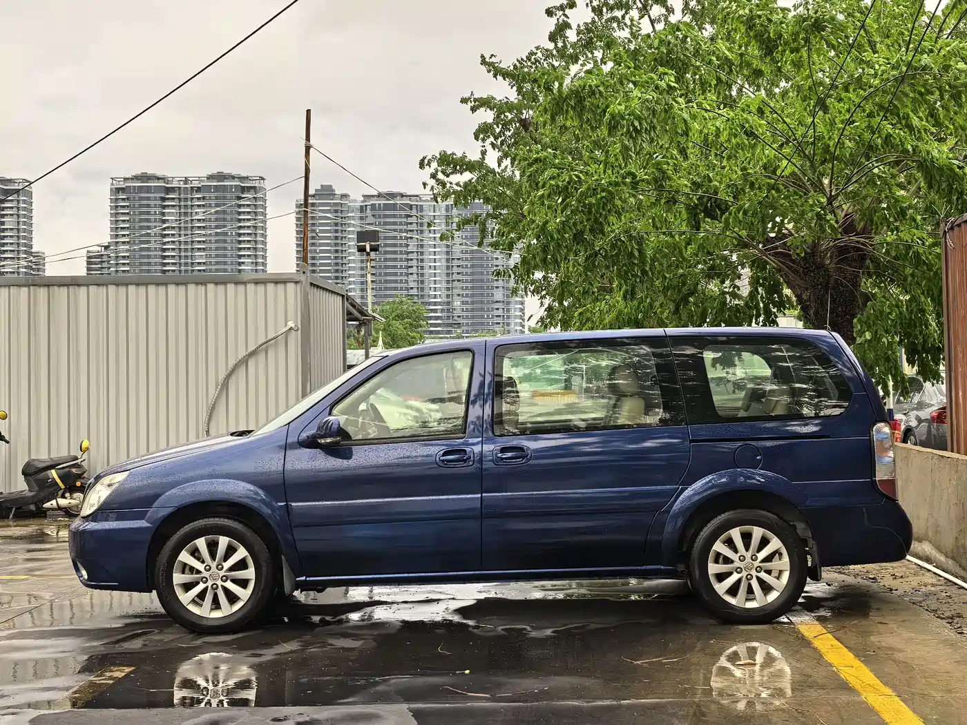 Buick GL8 2011 2.4L CT Luxury Business Comfort Edition фото 10