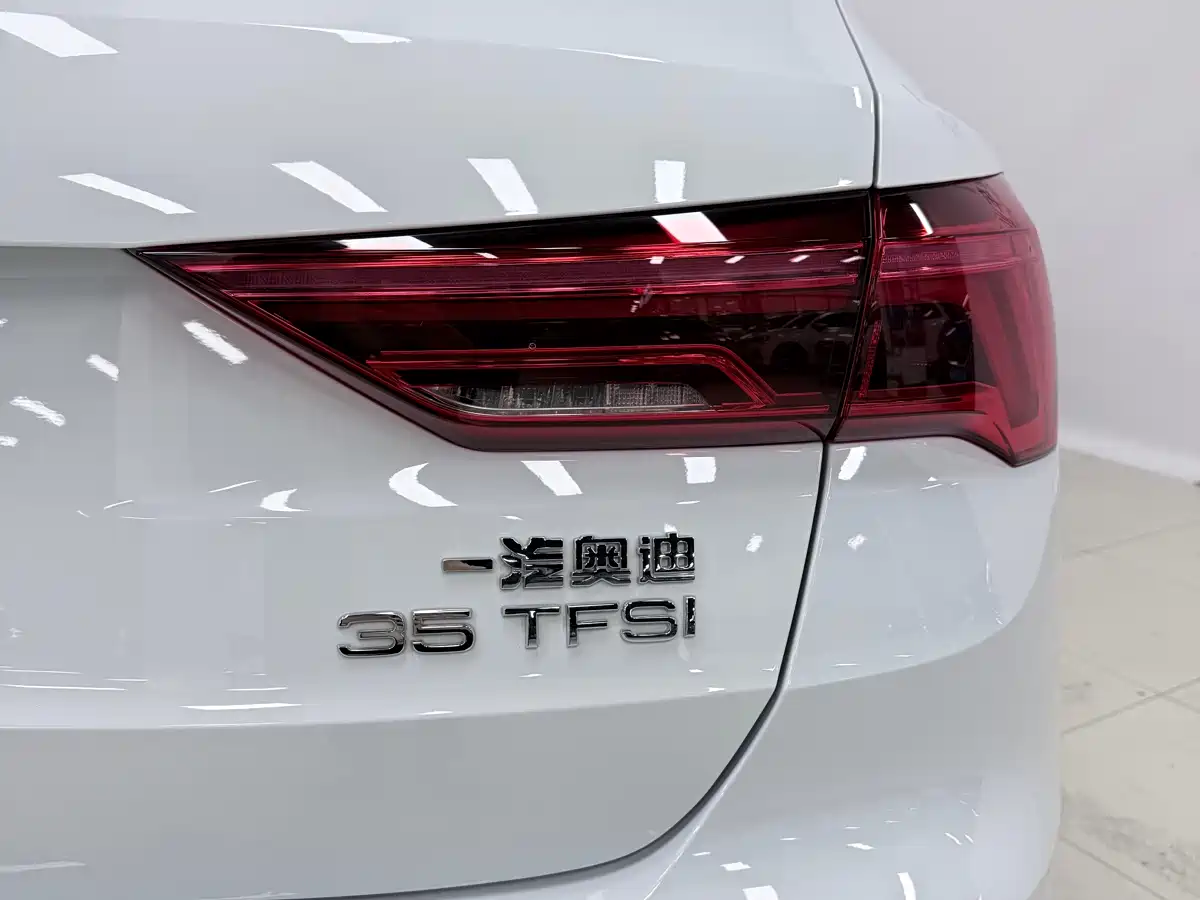 Audi Q3 2022 35 TFSI Fashion Dynamic фото 9