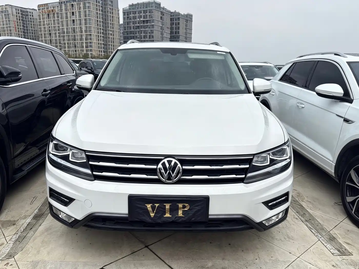 Volkswagen Tiguan L 2019 330TSI Automatic 2WD Smart Luxury Edition China VI фото 2