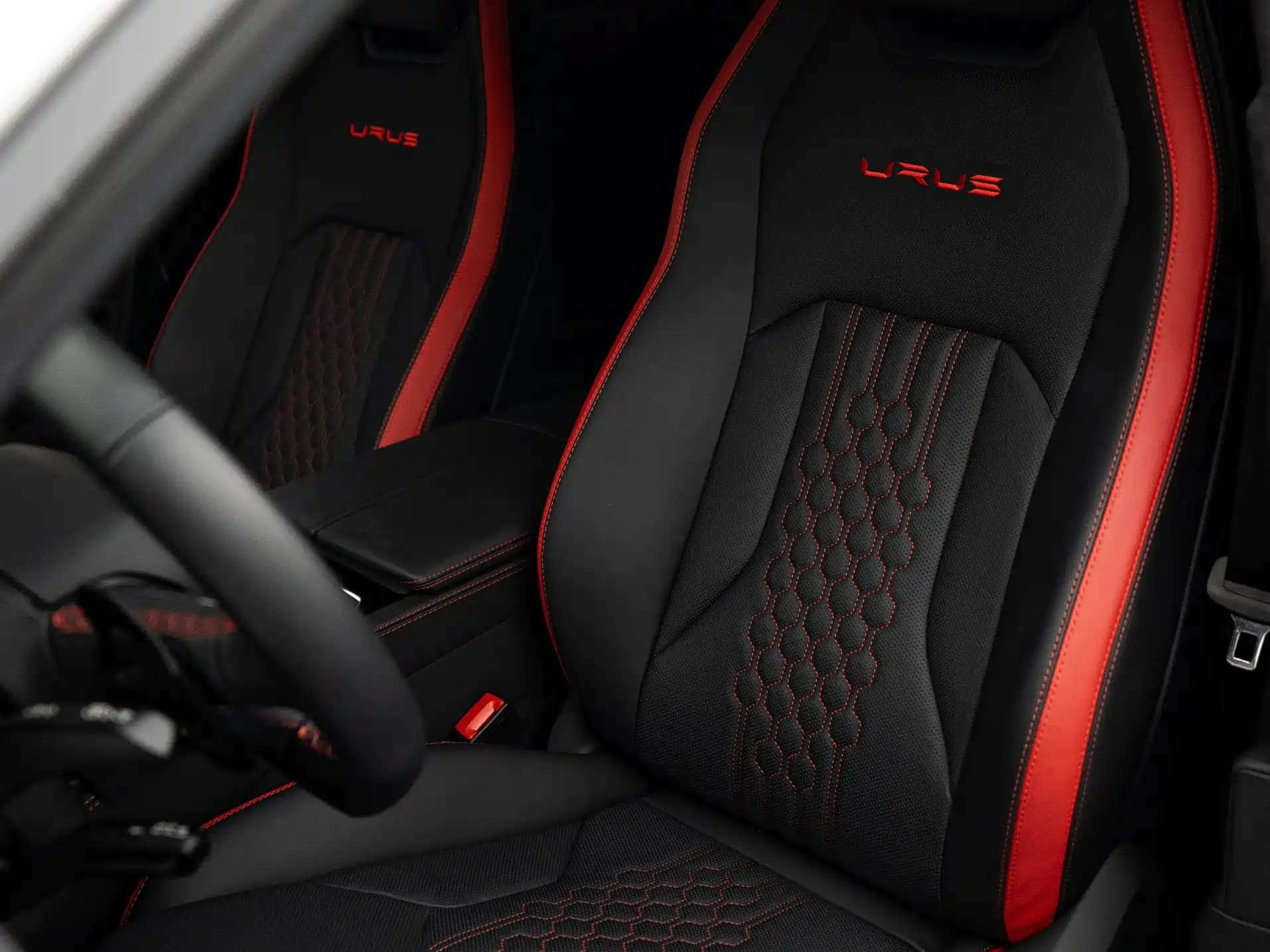 Фото 9 - Lamborghini Urus