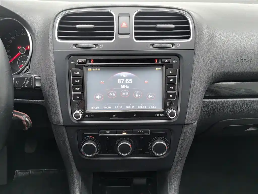 Volkswagen Golf 2012 1.6 Manual Comfort Type фото 12