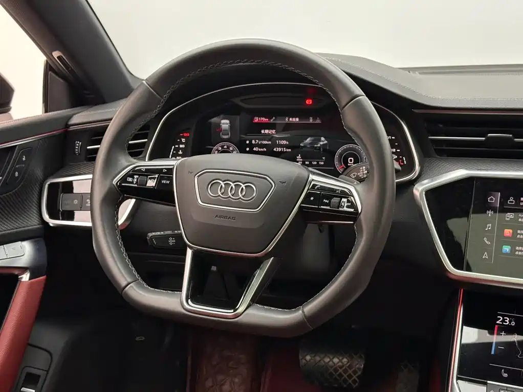 Фото 12 - Audi A7L