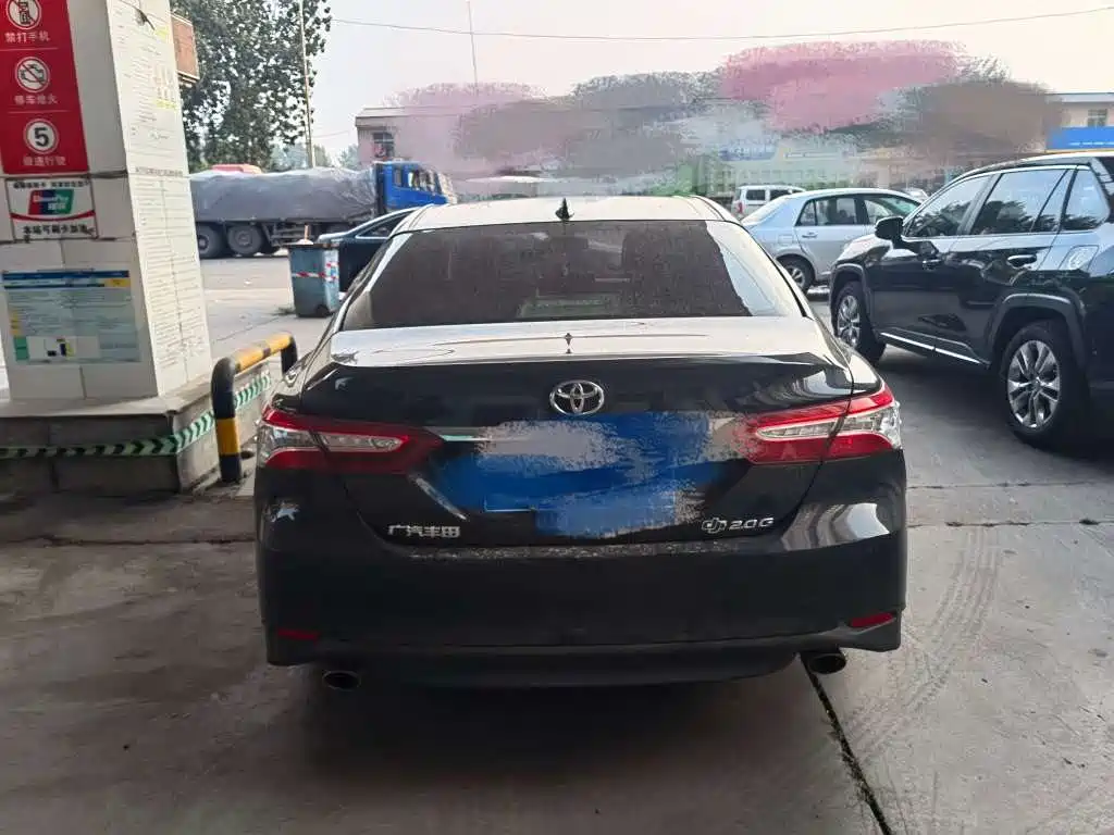 Фото 4 - Toyota Camry