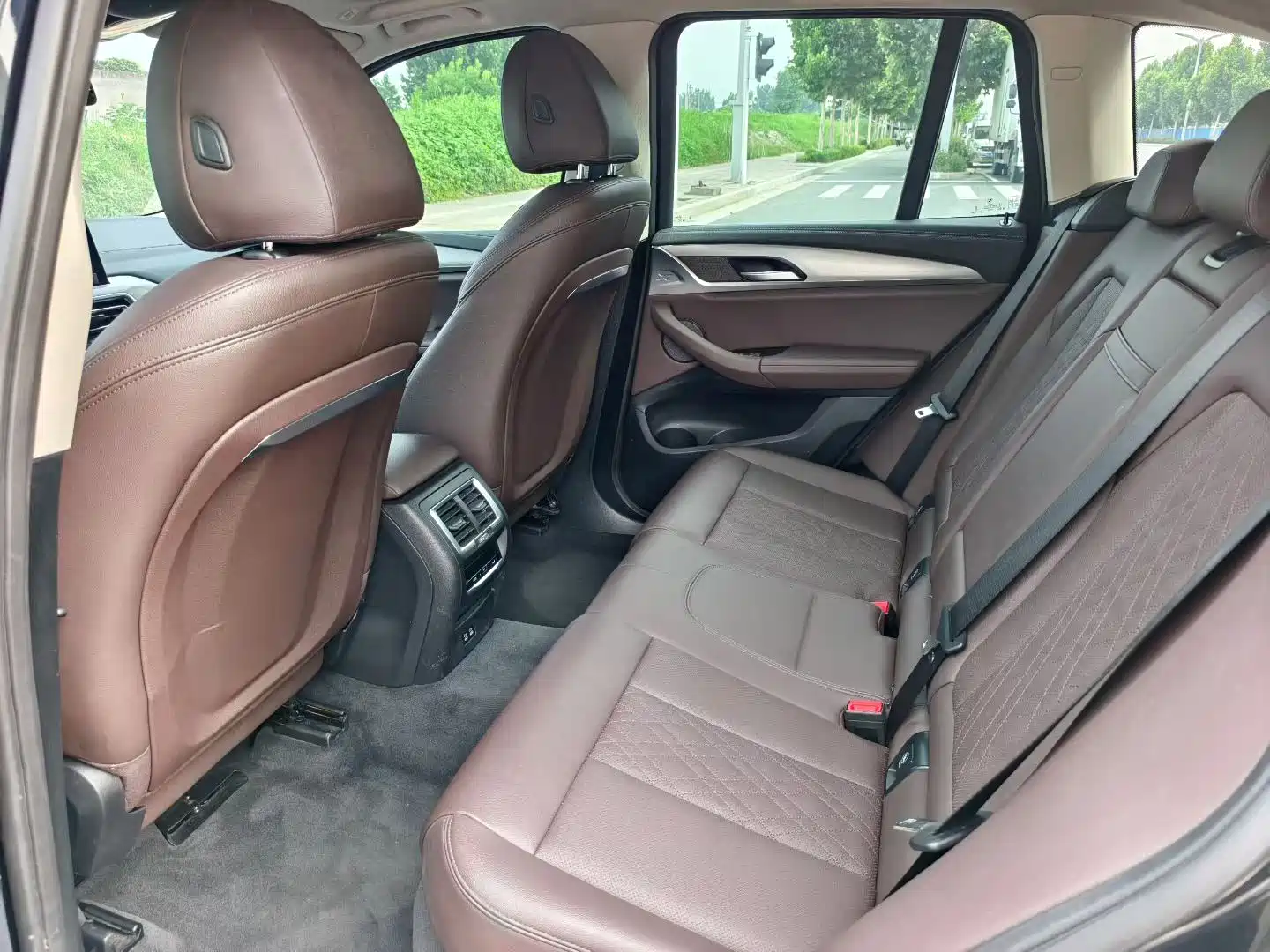 Photo 6 - BMW iX3