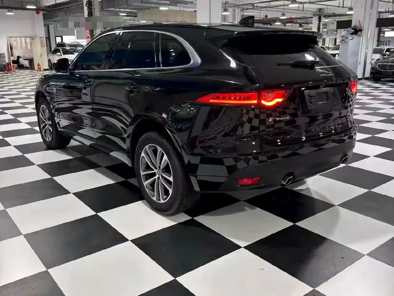 Jaguar F-PACE 2016 2016 2.0T FWD R-Sport Edition