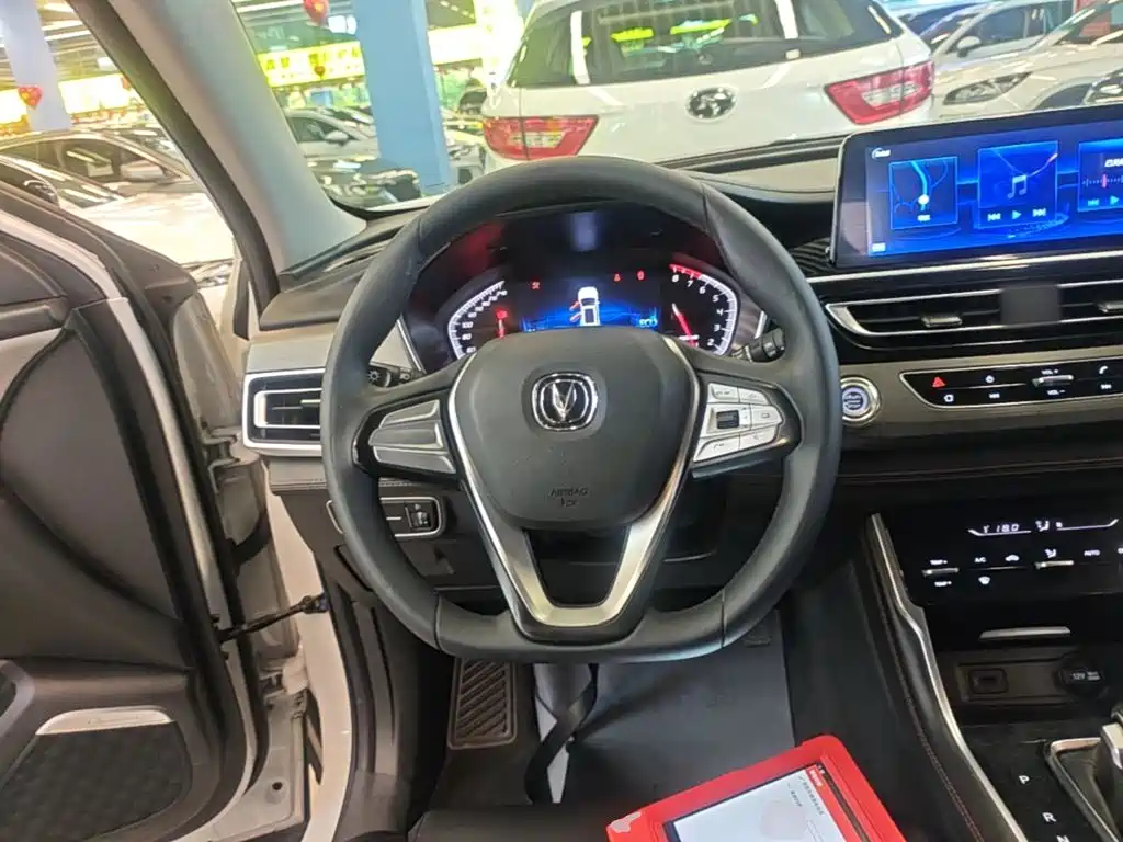 Changan CS75 2021 2021 Glory Million Edition 280T DCT Luxury