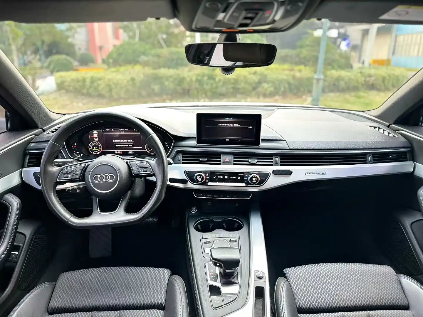 Photo 8 - Audi A4L