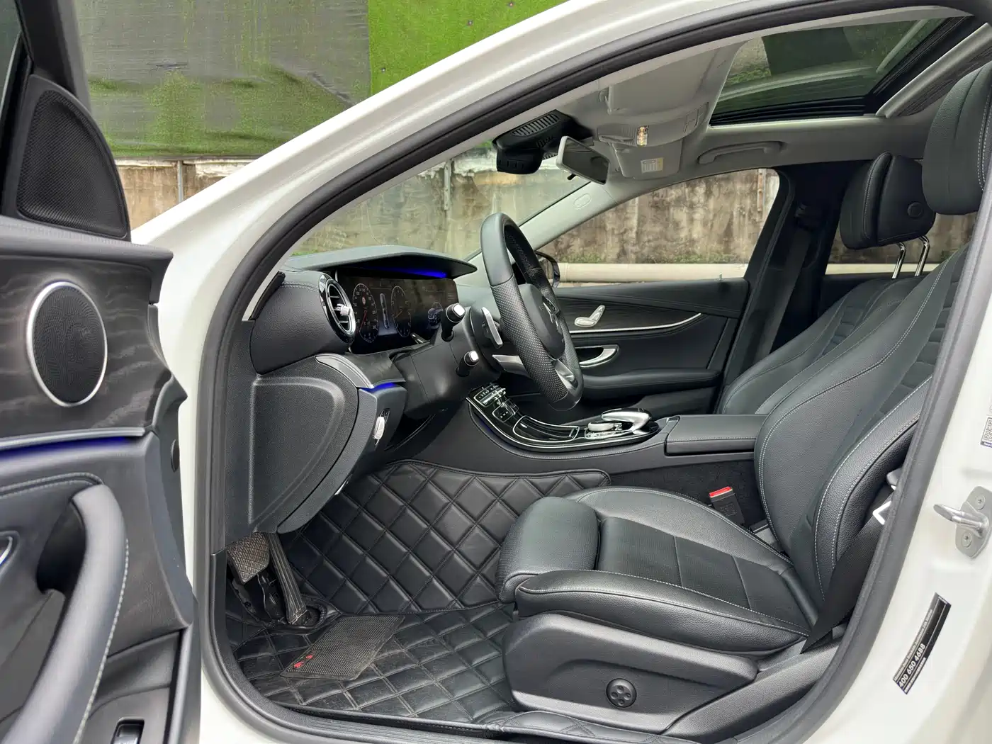 Mercedes-Benz E-Class 2016 E 200 L Sport Type фото 6