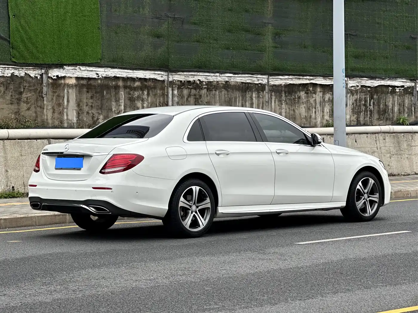 Mercedes-Benz E-Class 2016 E 200 L Sport Type фото 17