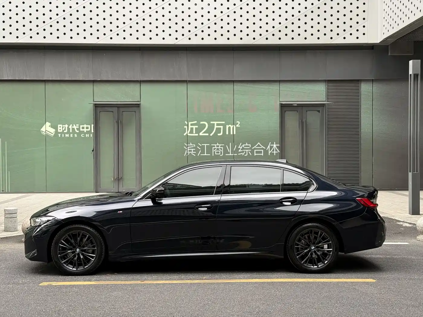 BMW 3 Series 2024 325Li M Sport Shadowline Package фото 5