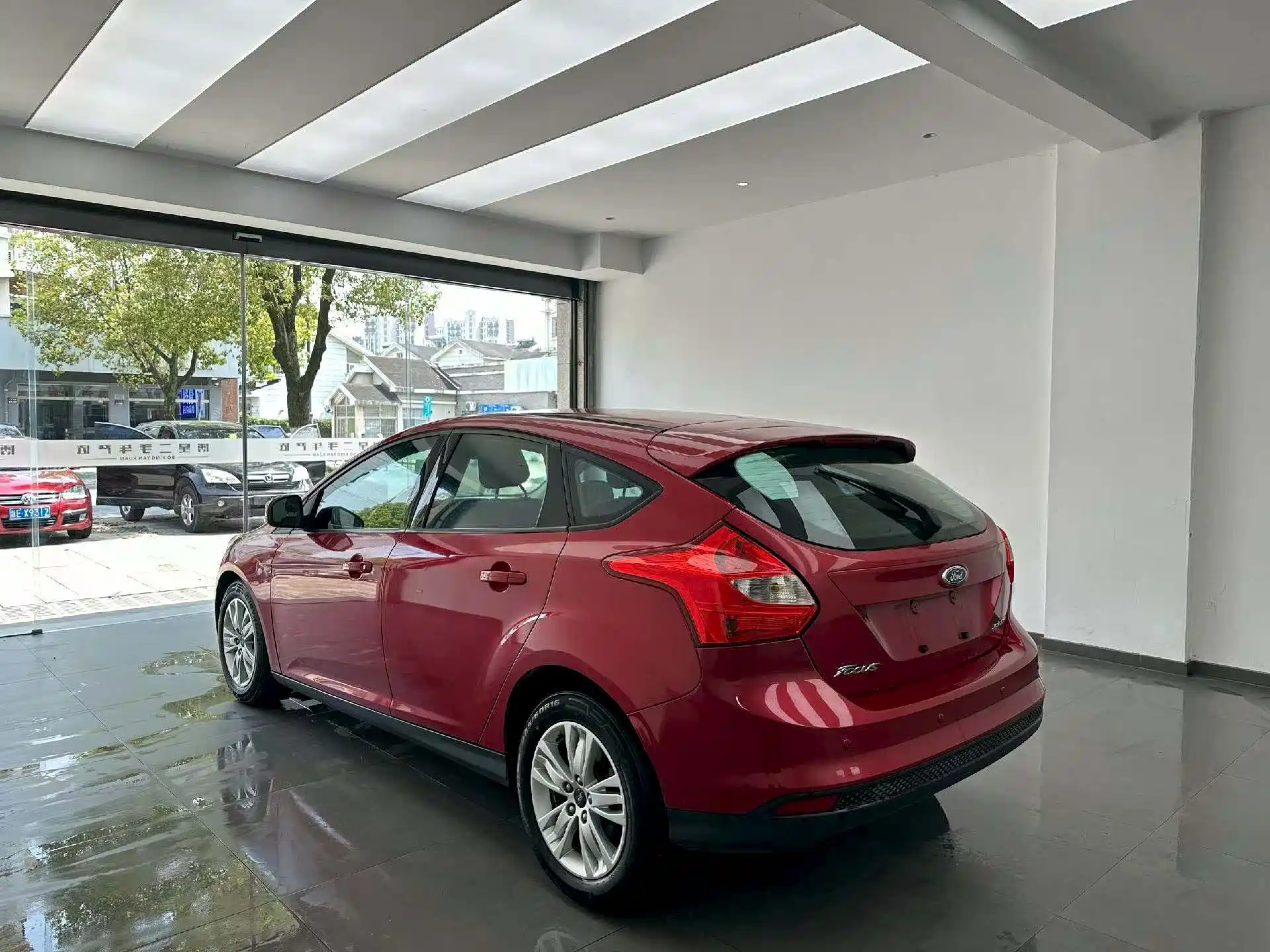 Фото 7 - Ford Focus