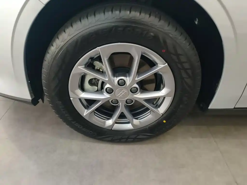 Geely Galaxy Galaxy L6 2025 2025 EM-i 60km Explorer Edition