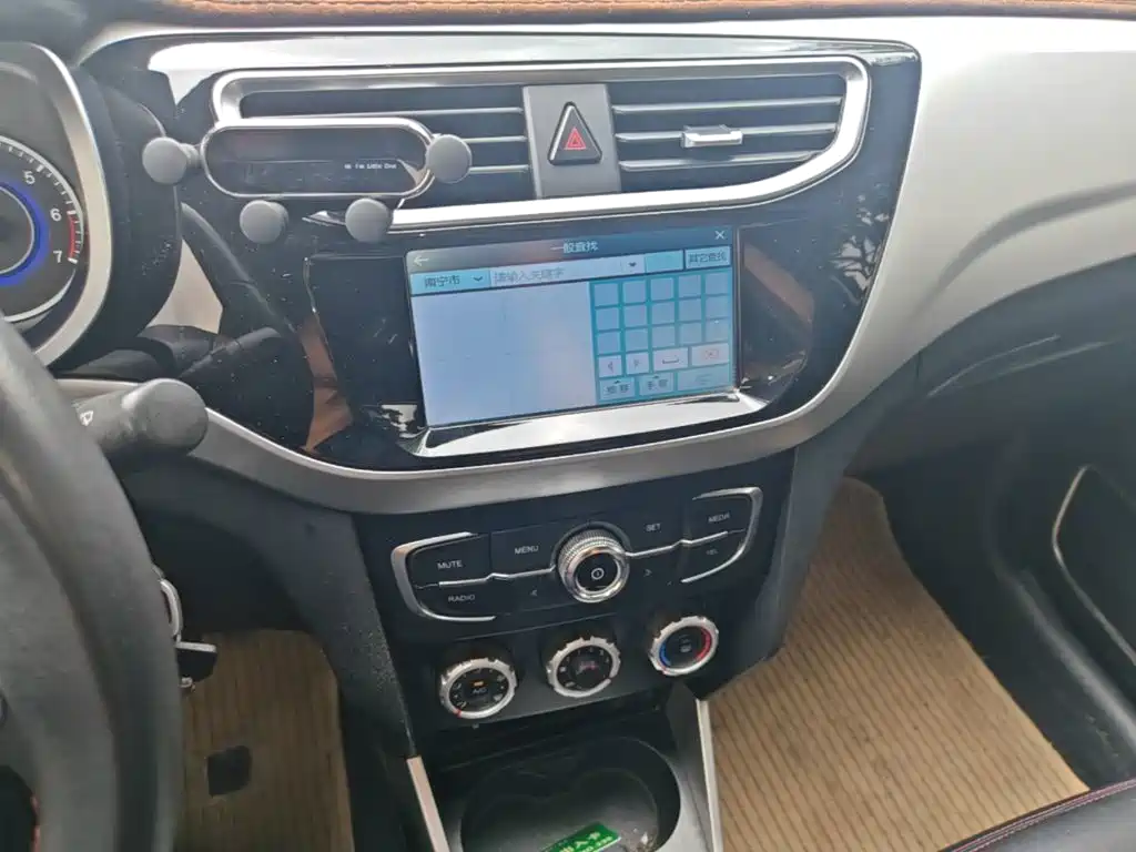 Zhonghua V3 2015 2015 1.5L Manual Elite