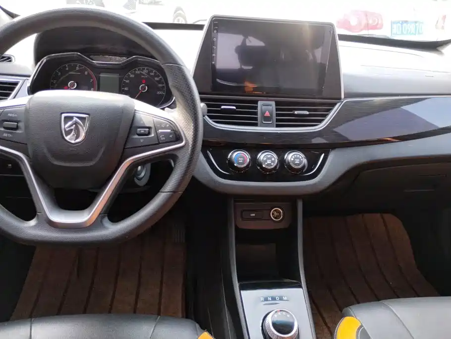 Photo 12 - Baojun 310