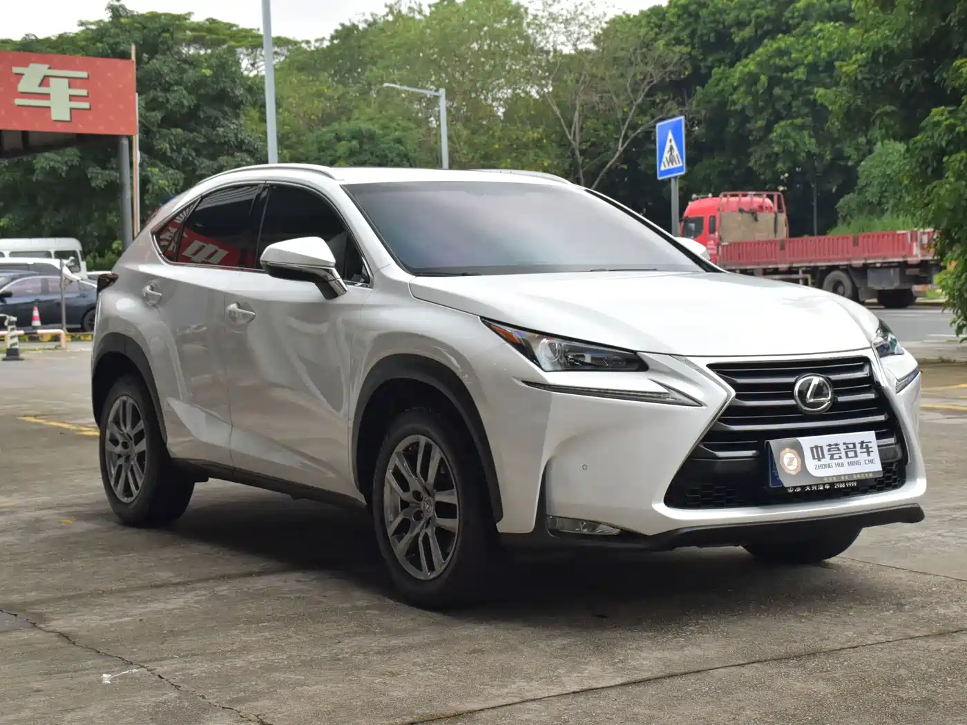 Фото 3 - Lexus NX