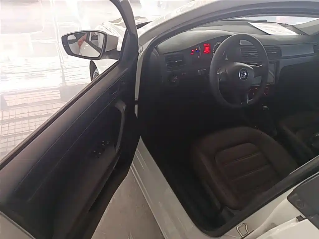 Volkswagen Santana 2016 1.6L Automatic Trend Edition фото 16