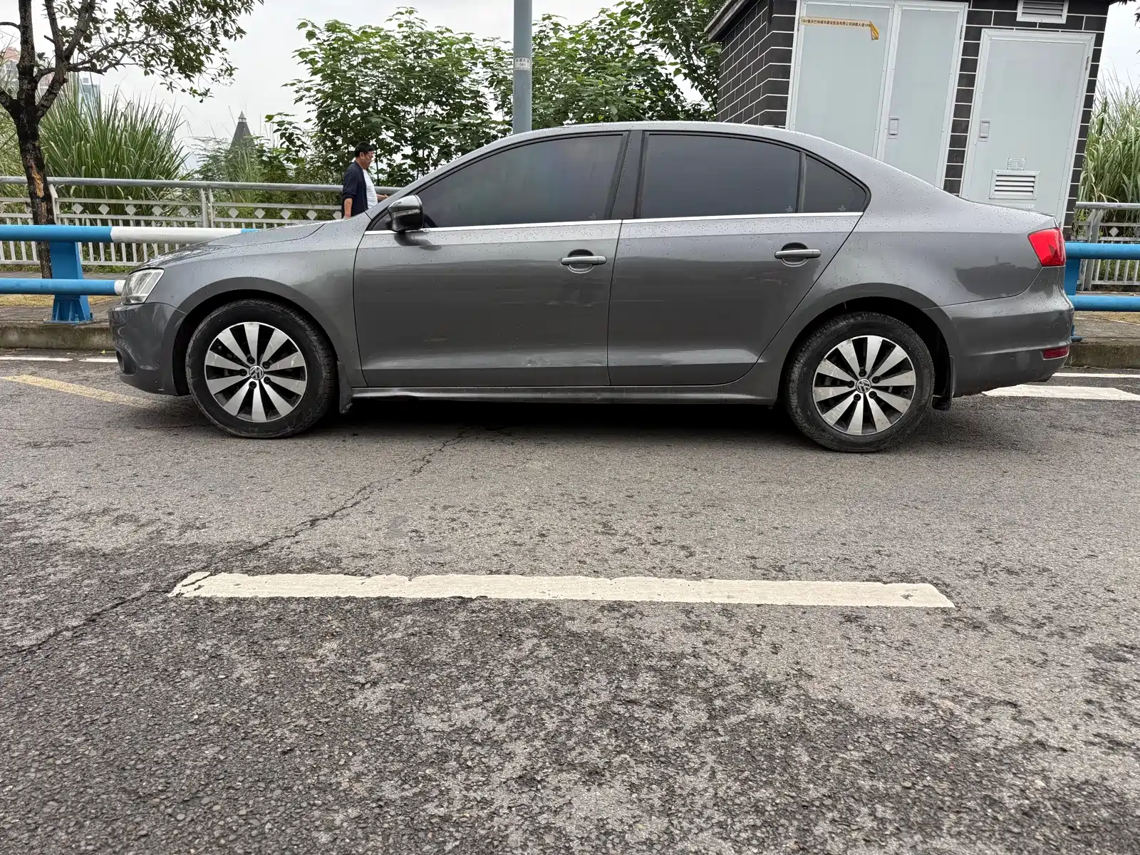Photo 4 - Volkswagen Sagitar