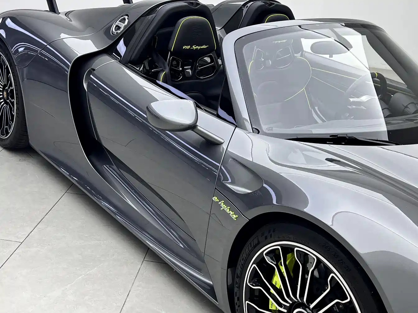 Porsche 918 Spyder 2015 2014 4.6L